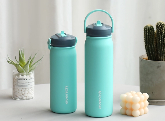 stainless steel bottle with straw lid